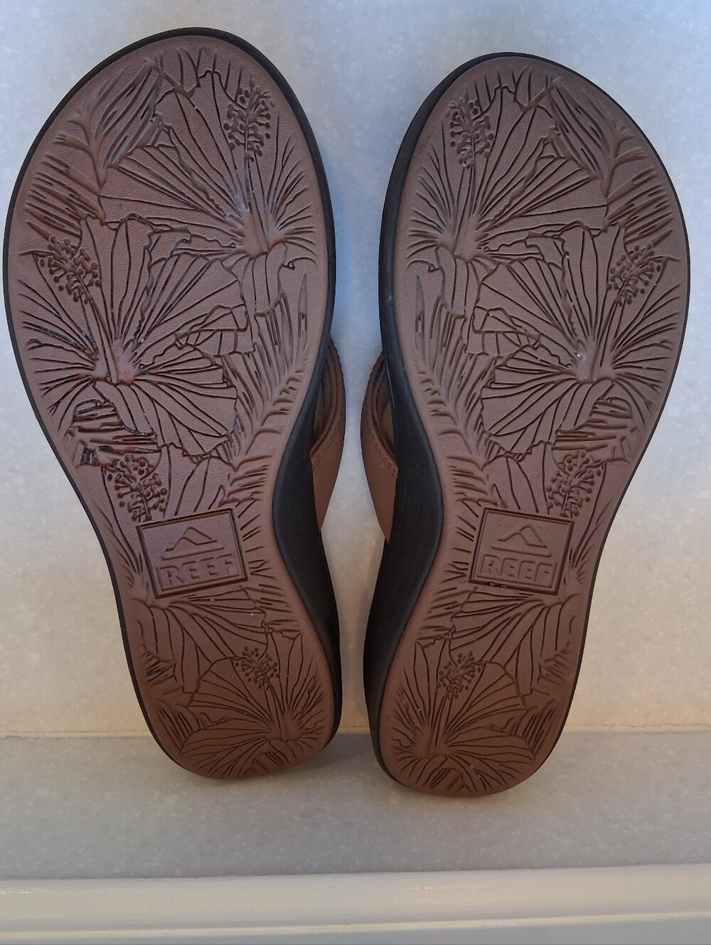 Reef Cushion Cloud Flip-Flop in Espresso Brown Size 8 - Picture 9 of 10